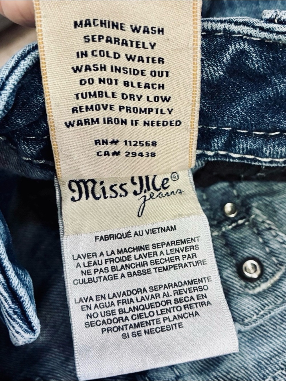 Miss Me Signature Bootcut Jeans Women’s 33x34 Mid Rise Stretch Denim EUC - Picture 11 of 12